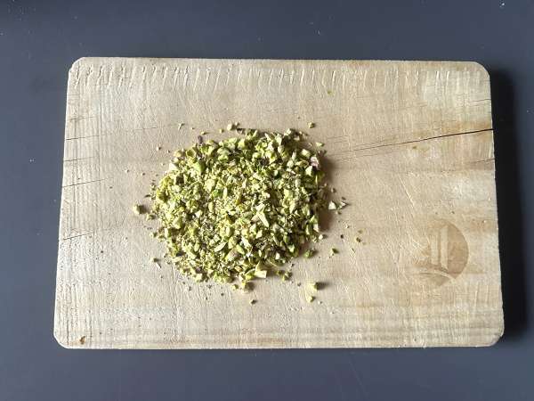 Srdíčka Soletilla s čokoládovou a pistáciovou polevou - Příprava krok 1