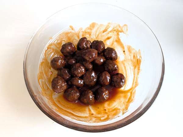 Masové kuličky ve fritéze se sladkokyselou barbecue omáčkou: snadný a chutný recept - Příprava krok 8