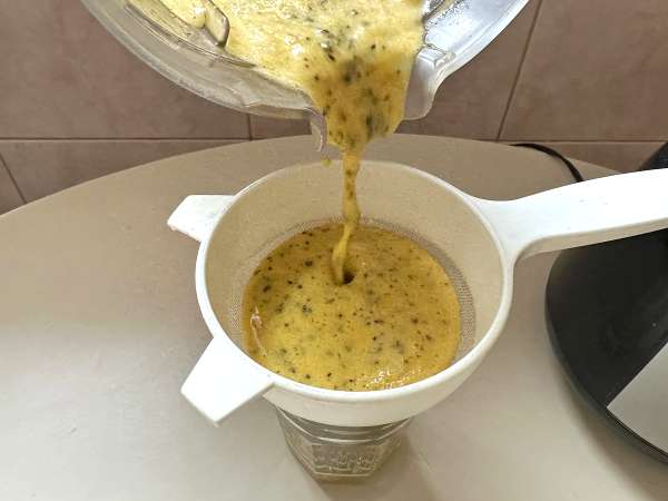 Caipirinha de maracujá batida: Krémovější a osvěžující verze brazilské klasiky. - Příprava krok 2