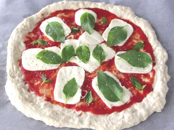 Vlhká pizza Margherita - Příprava krok 9