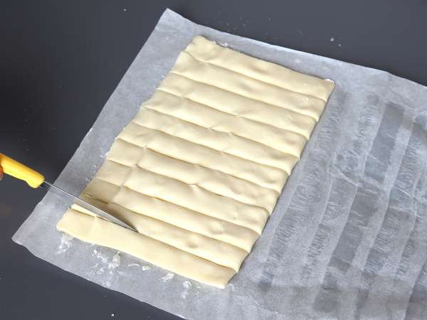 Vločkové sýrové twisty s Airfryer - Příprava krok 4