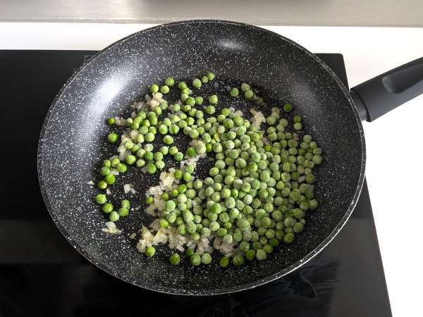 Krémové zapečené těstoviny s hráškem a šunkou au gratin - Příprava krok 4