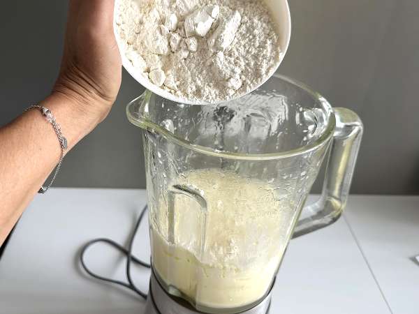 Sardinkový dort: jednoduchý, vlhký a chutný recept - Příprava krok 5