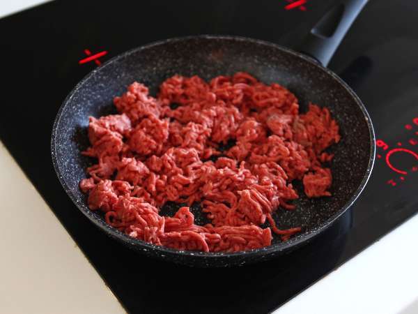 Tortilly pečené v troubě s quesadillou a pikantní hovězí náplní - Příprava krok 1