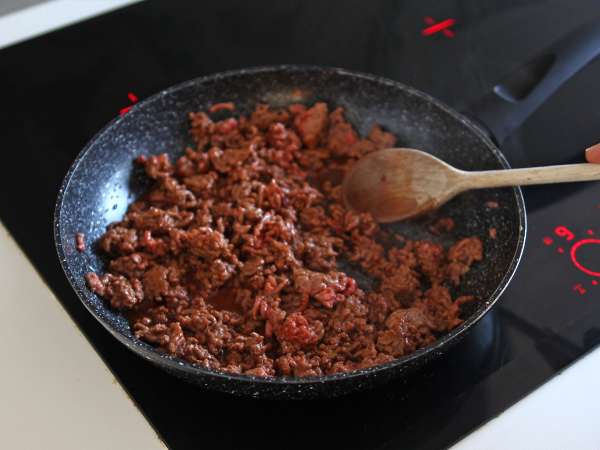 Tortilly pečené v troubě s quesadillou a pikantní hovězí náplní - Příprava krok 2