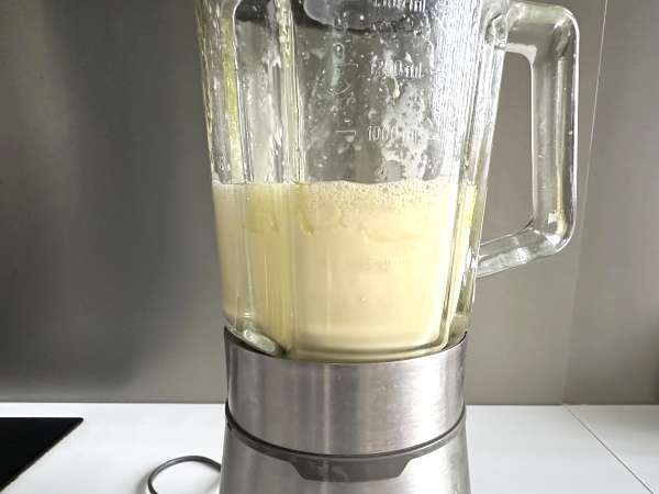 Pikantní těsto na koláč v mixéru: rychlé, snadné a mimořádně vlhké - Příprava krok 3