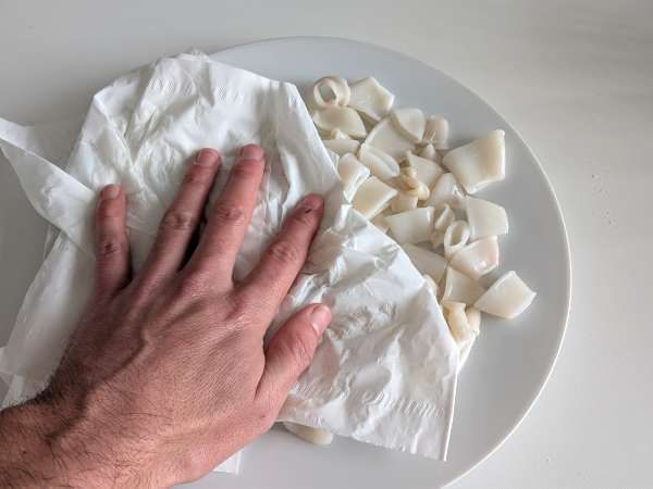 Kroužky chobotnice ve fritéze křupavé a lehké - Příprava krok 1