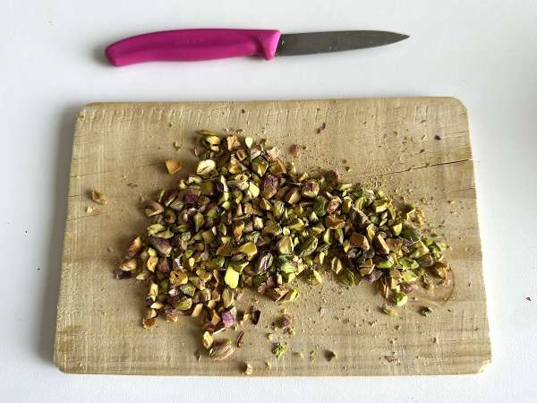 Ultra vlhký dort s pistáciemi, limetkou a cuketou - Příprava krok 2