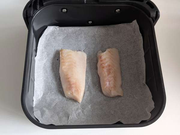 Na vzduchu smažená treska s cherry rajčátky, olivami a citronem: lehký a rychlý recept - Příprava krok 3