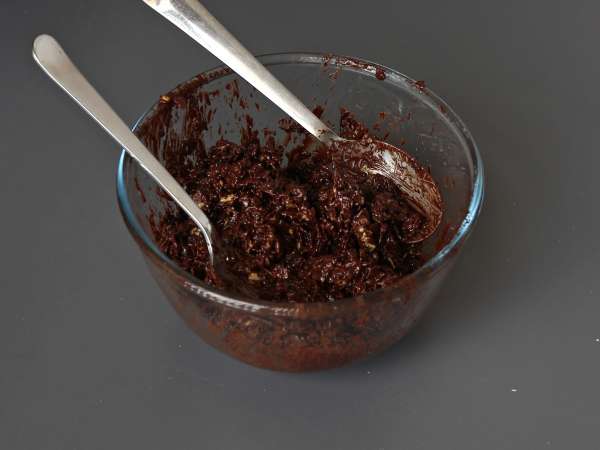 Čokoládové bonbóny Pringles v pískových růžích - Příprava krok 3