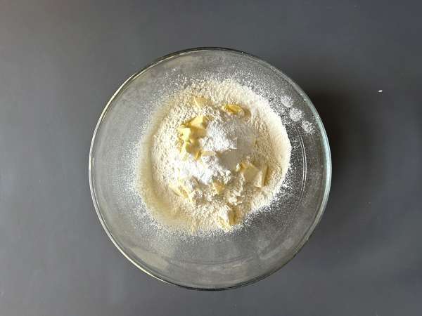 Jahodový koláč, americký jahodovo-krémový koláč, který nikdy nezklame. - Příprava krok 2