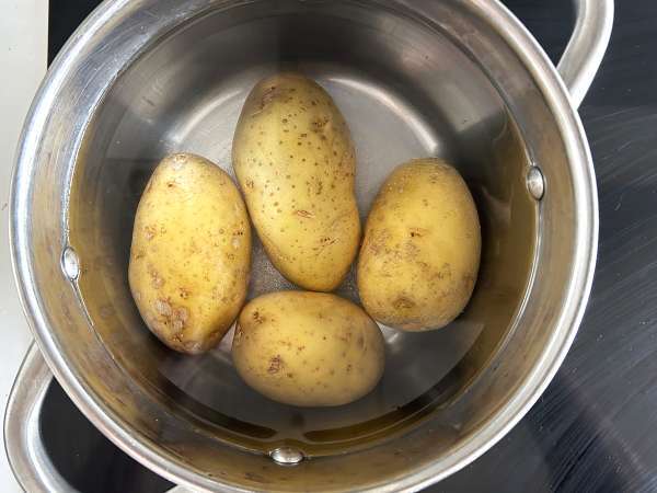 Jak se vaří brambory? - Příprava krok 1