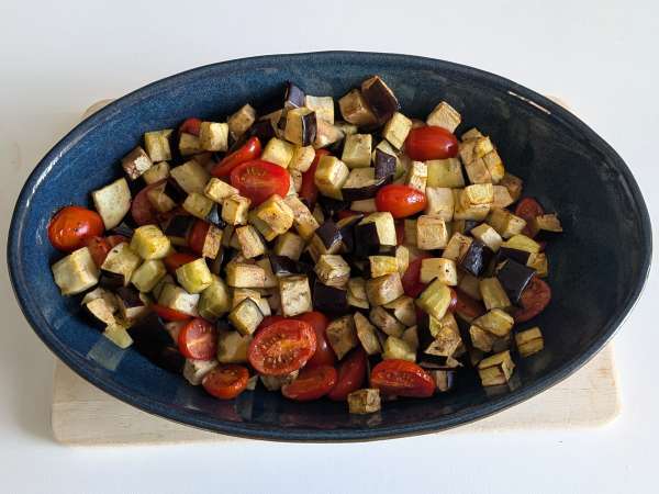 Těstoviny s lilkovým krémem a cherry rajčátky: jednoduchý a chutný recept - Příprava krok 2