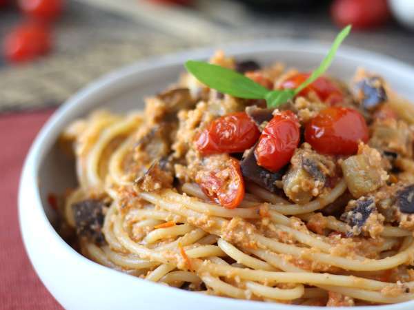 Těstoviny s lilkovým krémem a cherry rajčátky: jednoduchý a chutný recept - Příprava krok 9