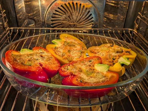 Zapečené vegetariánské plněné papriky: snadný a chutný recept se zeleninou a sýrem mozzarella - Příprava krok 8