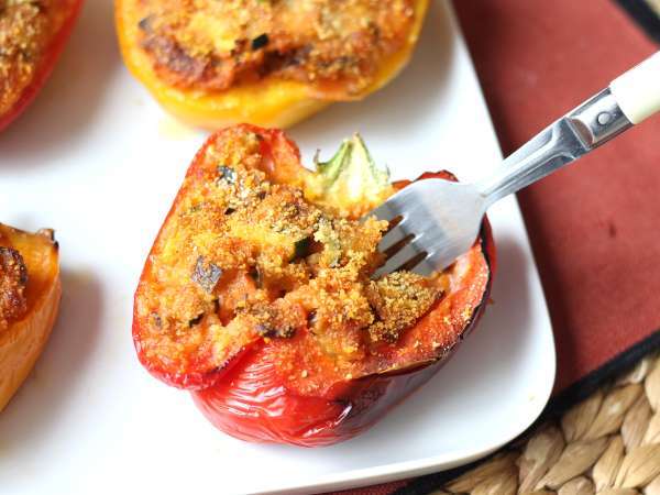 Zapečené vegetariánské plněné papriky: snadný a chutný recept se zeleninou a sýrem mozzarella - Příprava krok 9