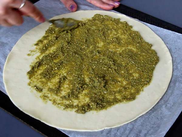 Koláč s pestem a cuketou: snadný recept, který voní jako léto! - Příprava krok 3