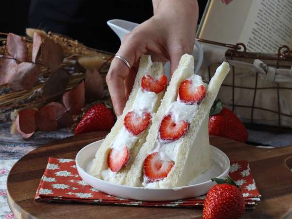 Ichigo sando, japonský jahodový sendvič! - Příprava krok 10