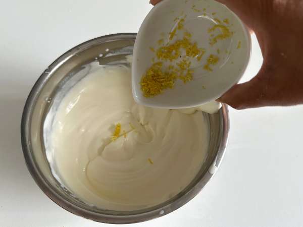 Surimi terina bez vaření: snadný studený předkrm, ideální na léto - Příprava krok 4