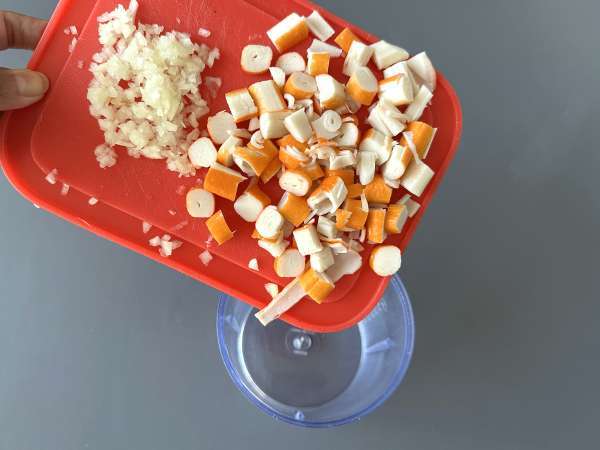 Surimi pomazánka: recept na bleskově rychlé předkrmy - Příprava krok 1