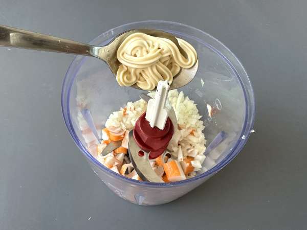 Surimi pomazánka: recept na bleskově rychlé předkrmy - Příprava krok 2