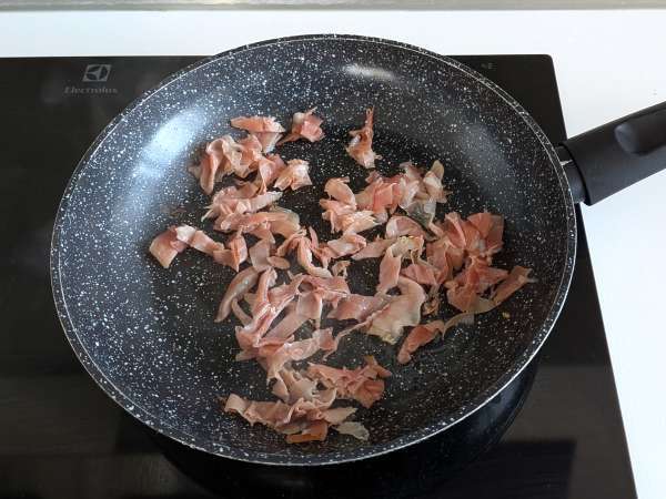 Těstoviny s cuketou a křupavým speckem: jednoduchý recept, který se hodí k obědu i večeři - Příprava krok 5