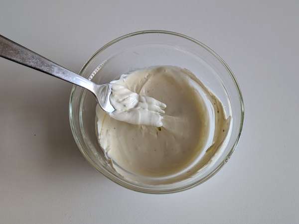 Rustici s klobásou a sýrem v horkovzdušné fritéze - Příprava krok 1