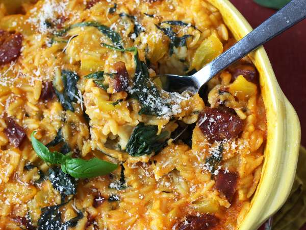 Orzo z jednoho hrnce s paprikou, chorizem a špenátem - Příprava krok 7