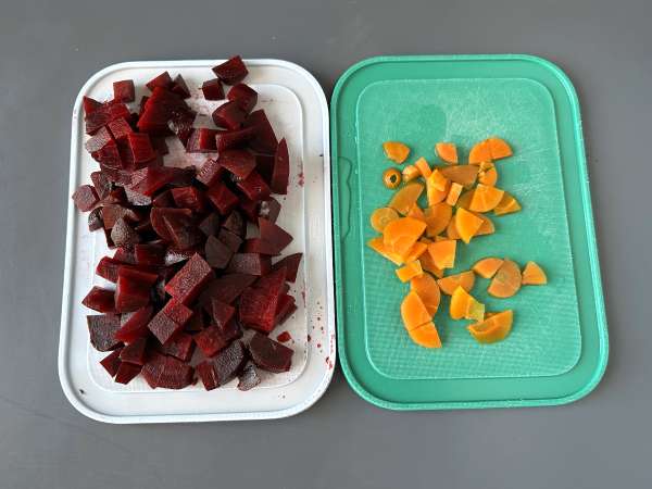 Salát z červené řepy s grilovaným halloumi - Příprava krok 1