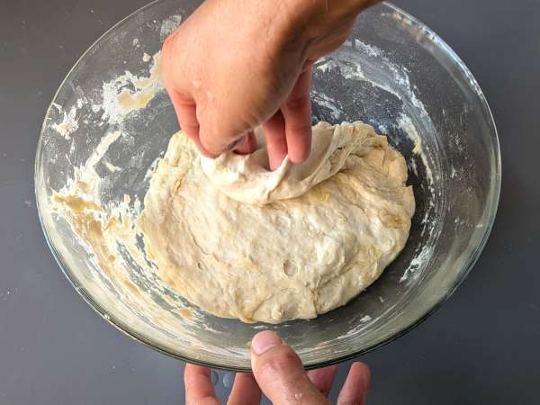 Vysoká a nadýchaná focaccia s cherry rajčátky, olivami a oreganem - Příprava krok 5
