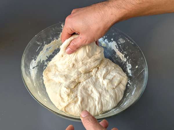 Vysoká a nadýchaná focaccia s cherry rajčátky, olivami a oreganem - Příprava krok 7