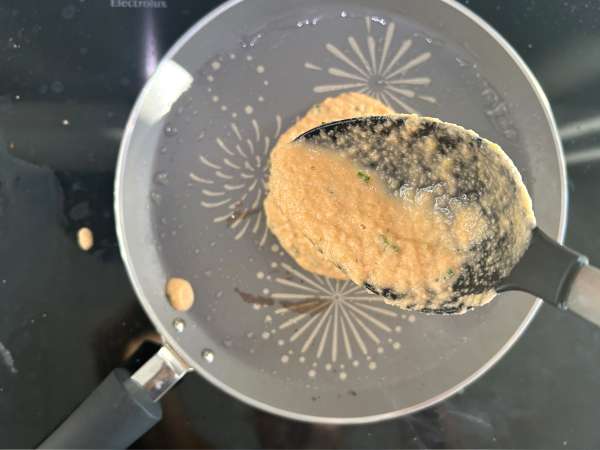Slané palačinky s červenou čočkou: jednoduchý recept s vysokým obsahem bílkovin - Příprava krok 6