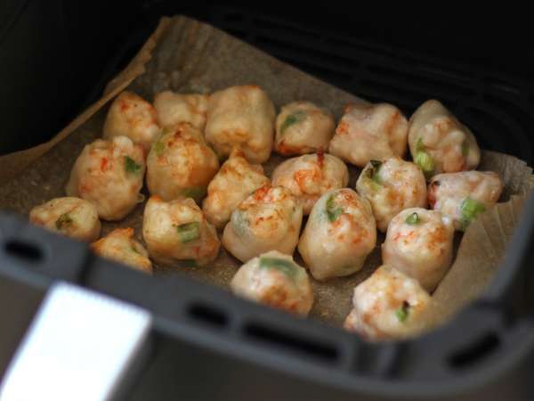 Krevety v těstíčku ve stylu spring rolls v horkovzdušné fritéze - Příprava krok 7