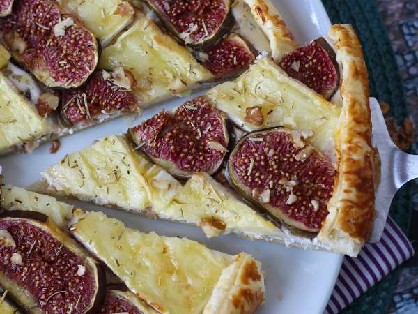 Tenký koláč s fíky, brie a ořechy - Příprava krok 8