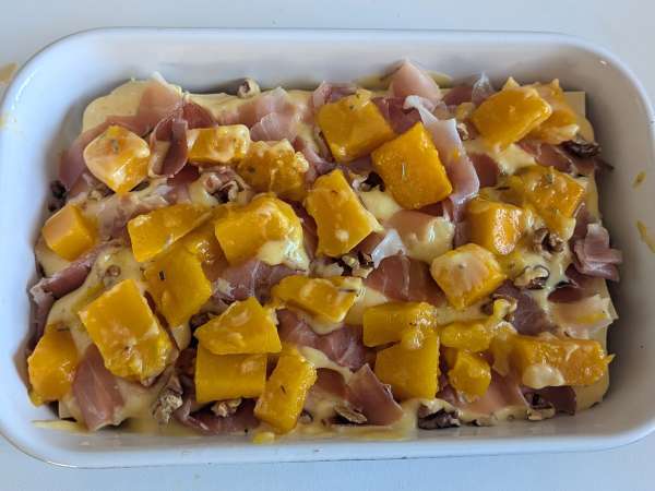 Lasagne s dýní, špekem a krémovými i křupavými ořechy - Příprava krok 7