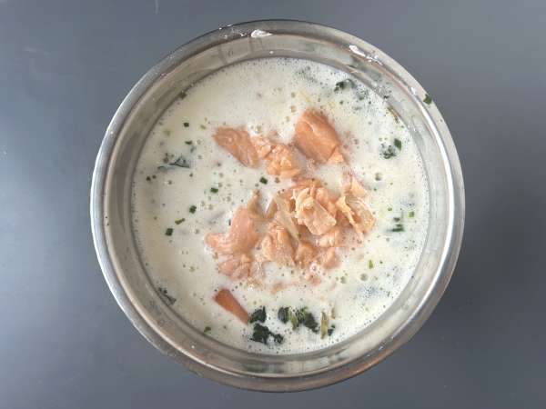 Quiche bez těsta s lososem, špenátem a cottage sýrem - Příprava krok 6