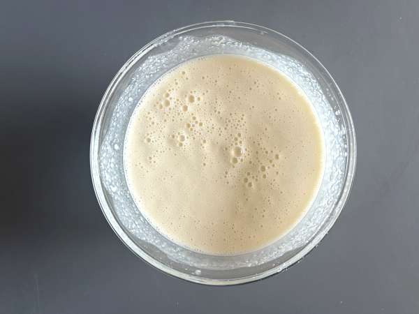 Zwiebelkuchen: německý koláč s jemnou cibulí a slaninou - Příprava krok 6