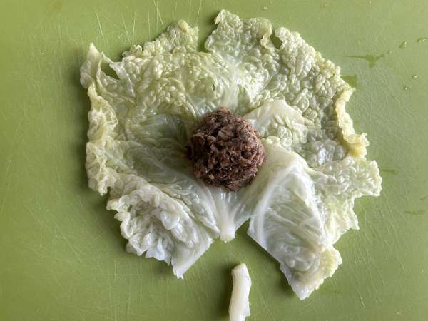 Vegetariánské zelné závitky s houbami, rýží a misem - Příprava krok 6