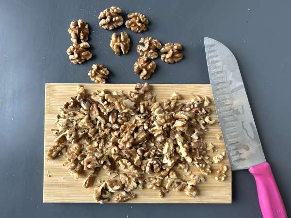 Veganský banánový chlebíček s miso, ořechy a čokoládou - Příprava krok 5