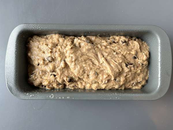 Veganský banánový chlebíček s miso, ořechy a čokoládou - Příprava krok 7