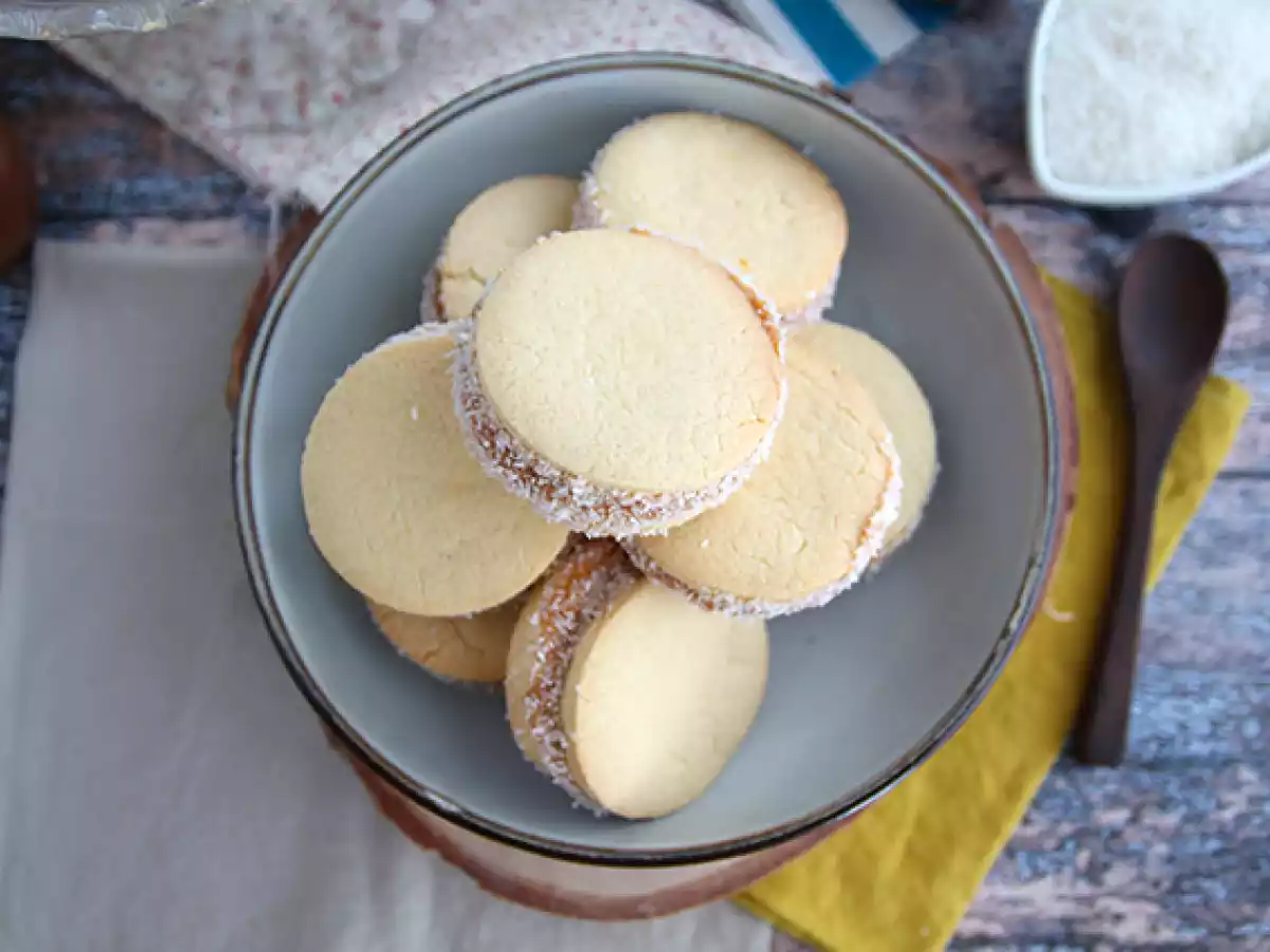 Alfajores - argentinský sušenka s mléčným džemem a kokosem - foto 4