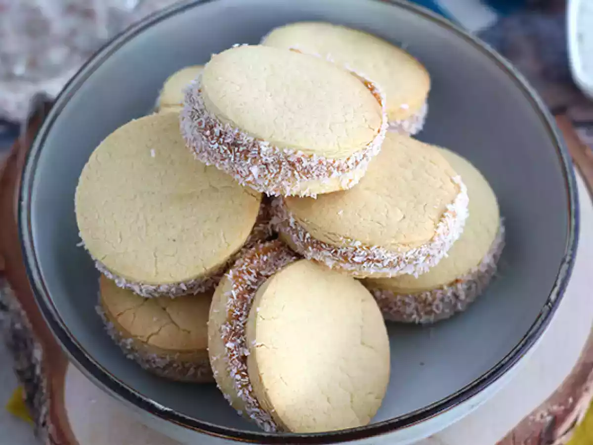 Alfajores - argentinský sušenka s mléčným džemem a kokosem - foto 5