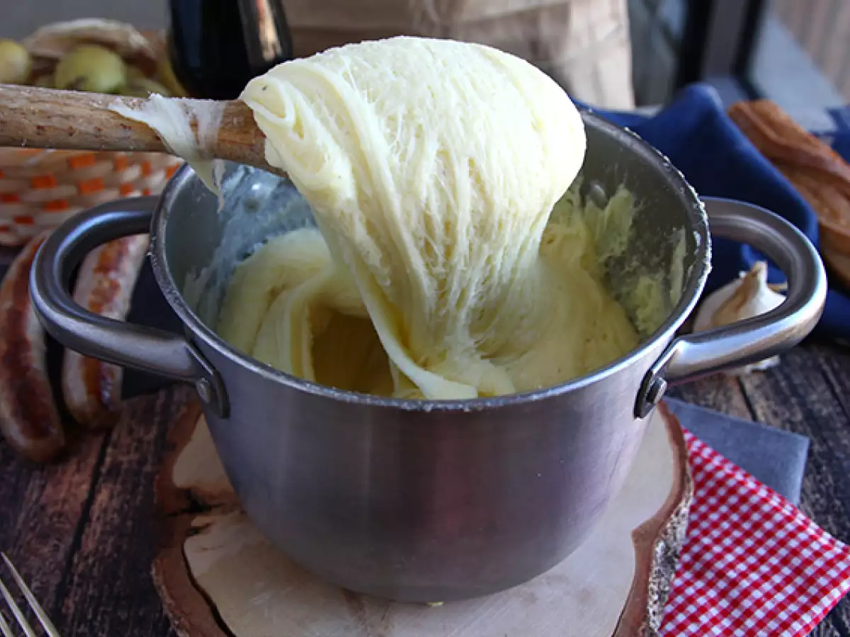 Aligot s toulouskými klobásami - foto 2