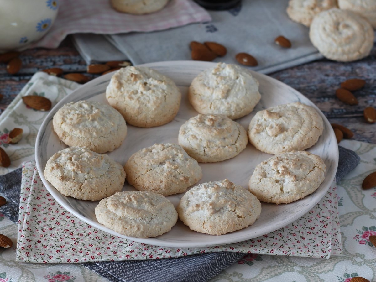 Amaretti: italské mandlové pochoutky ideální ke kávě! - foto 2