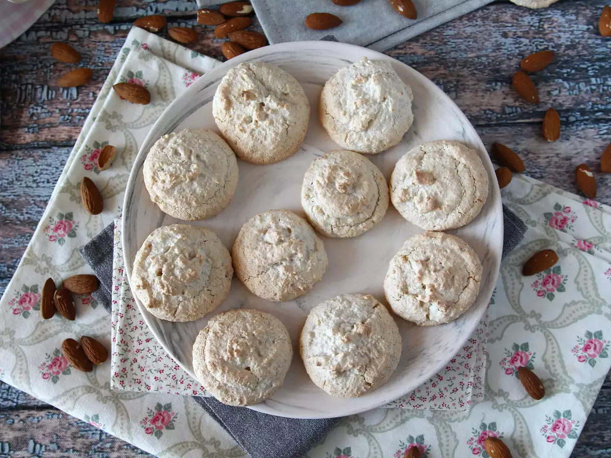 Amaretti: italské mandlové sušenky, které se skvěle hodí ke kávě! - foto 5
