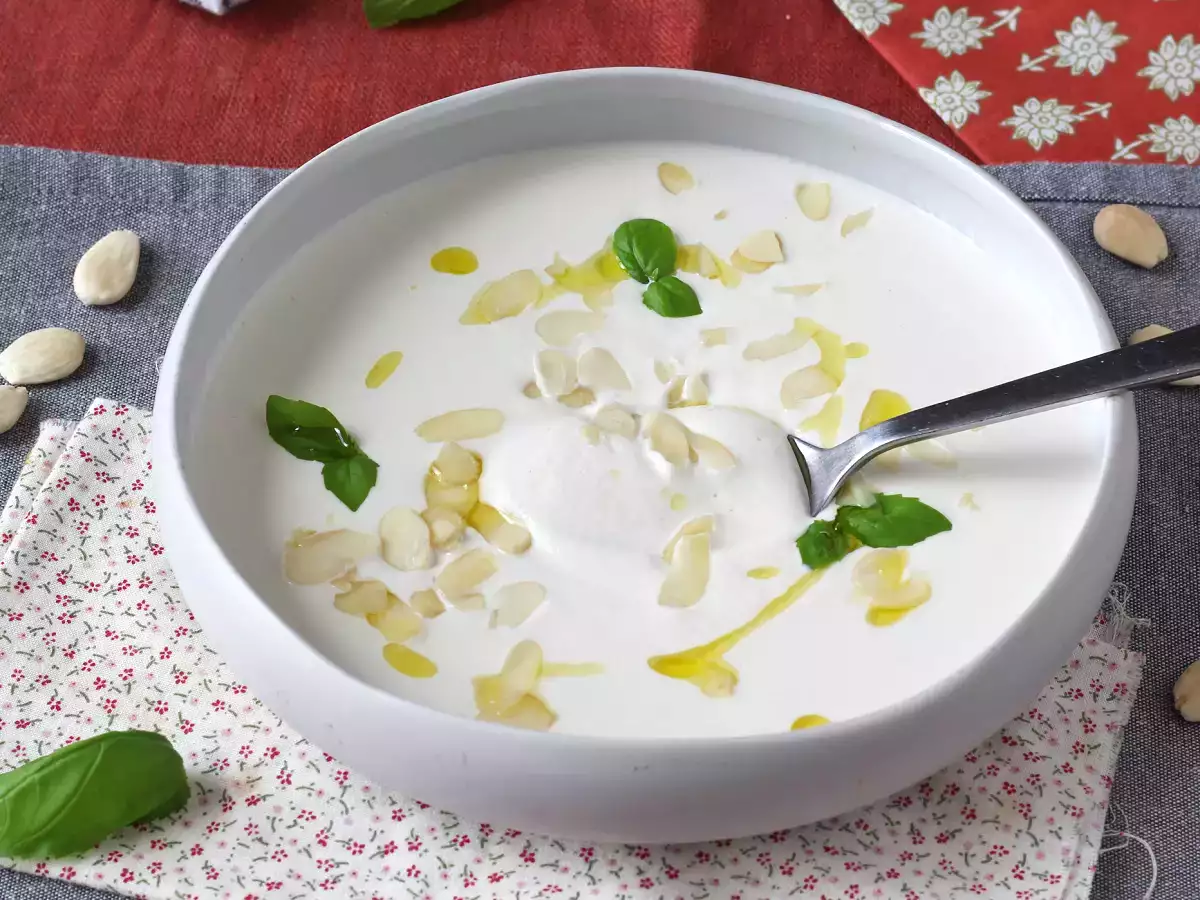 Andaluská polévka Ajoblanco: studená polévka, na kterou máte v létě vždycky chuť - foto 4