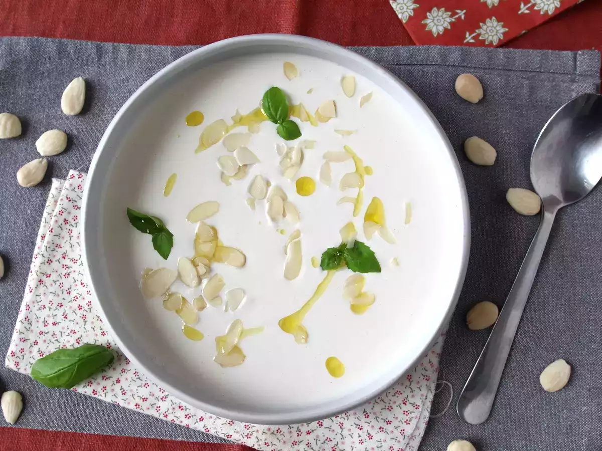 Andaluská polévka Ajoblanco: studená polévka, na kterou máte v létě vždycky chuť - foto 5