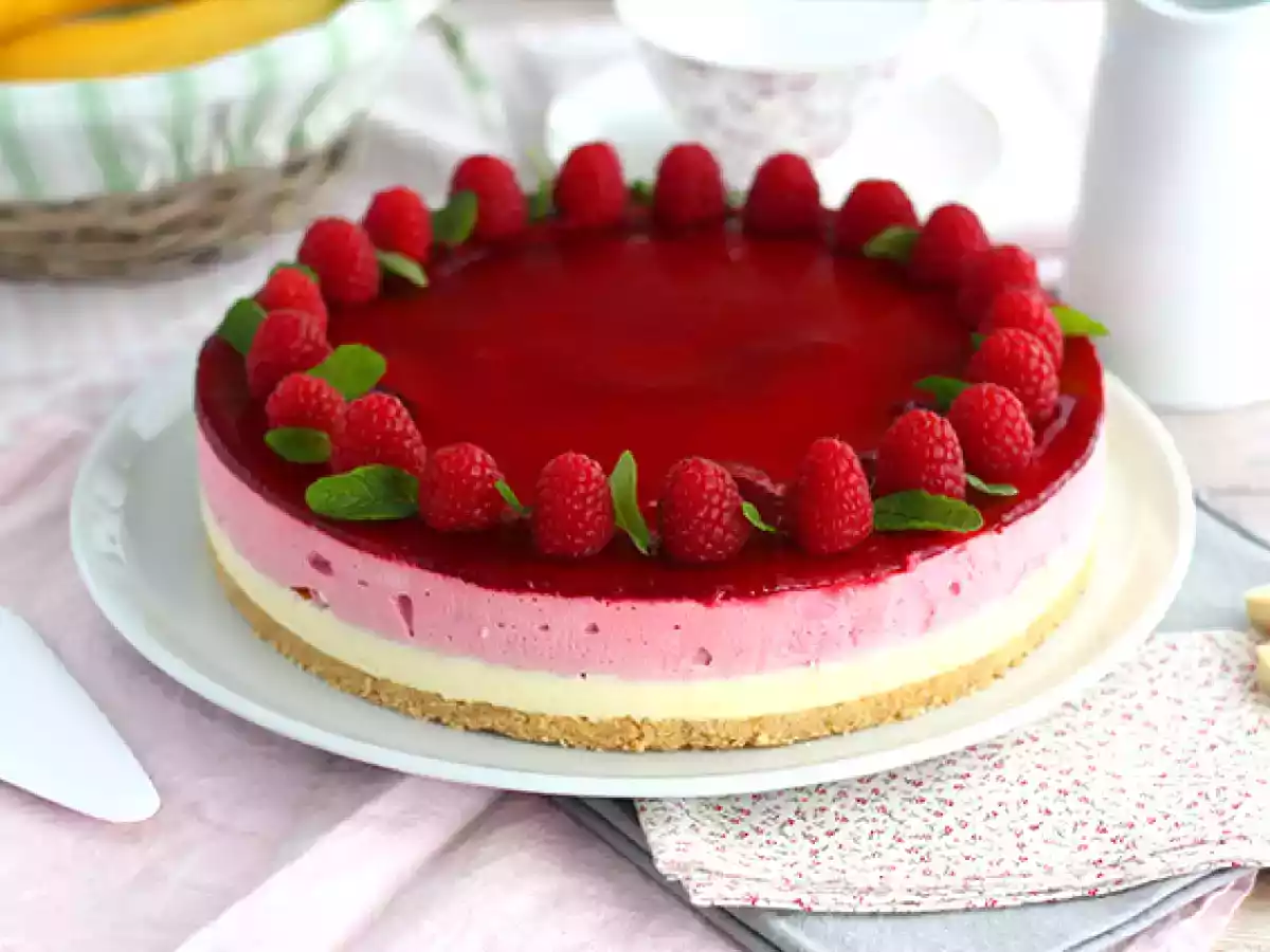 Bavarois s malinami a bílou čokoládou (kroky a video) - foto 3