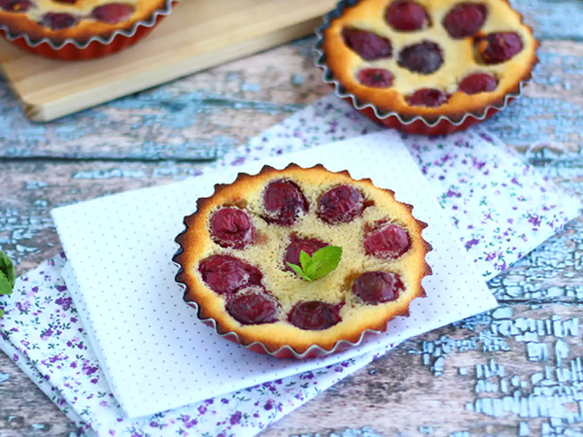 Bezlepkové mini clafoutis s třešněmi