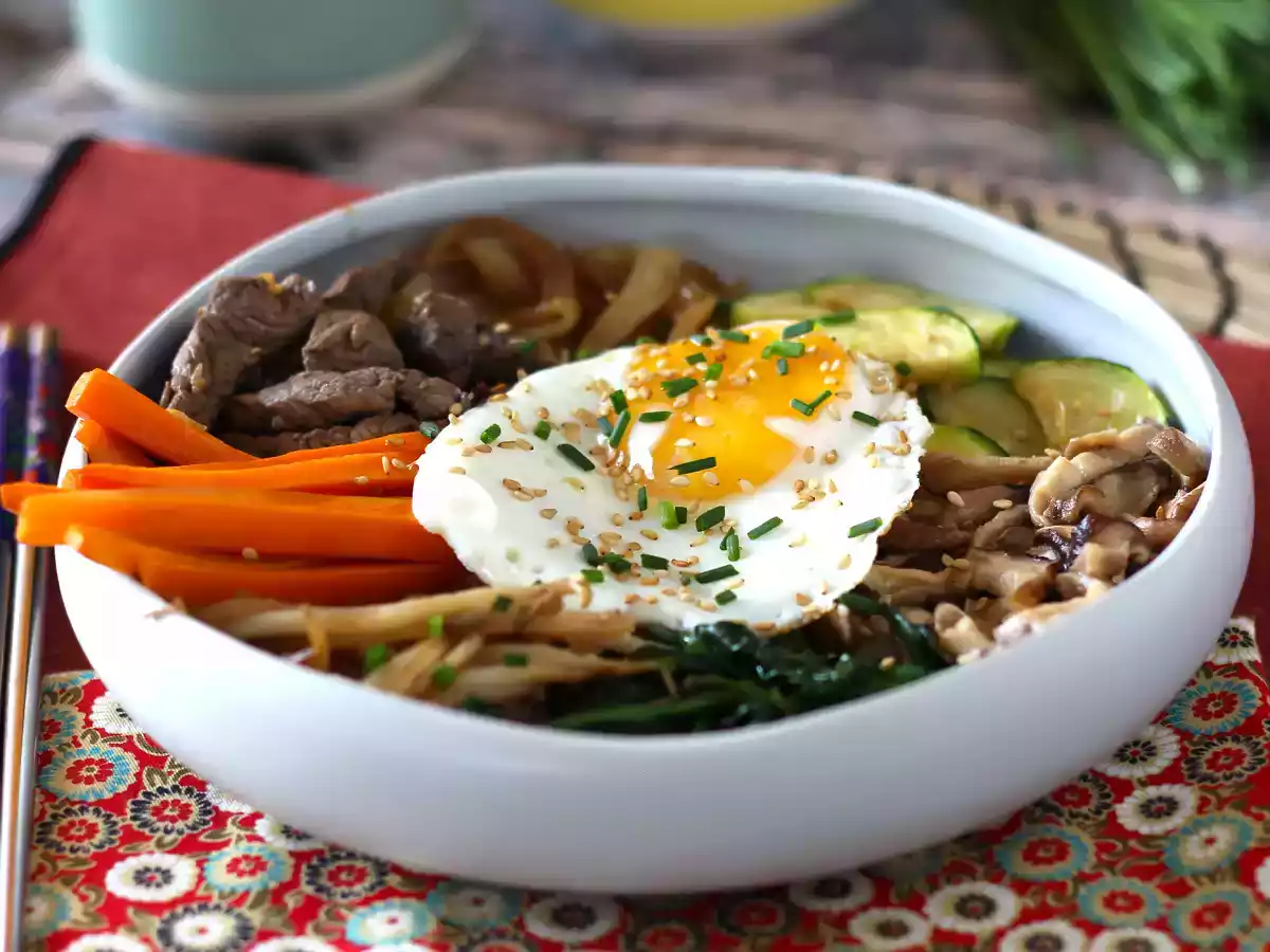 Bibimbap, tradiční korejské jídlo